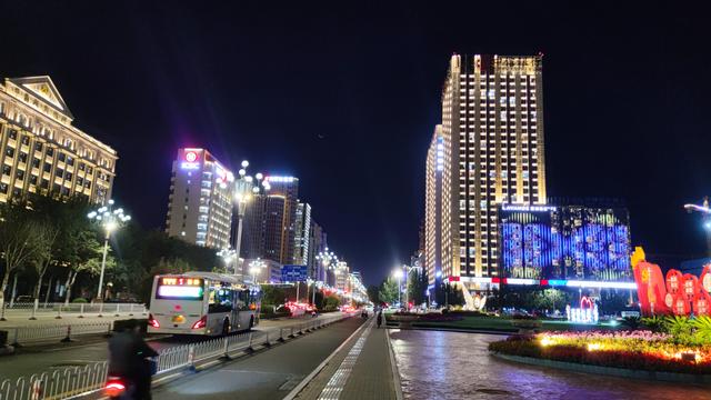 来包头的第三天，本想去看看黄河，没去成，附近转了转