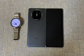 地表最强折叠屏手机--HUAWEI Mate X 5图片