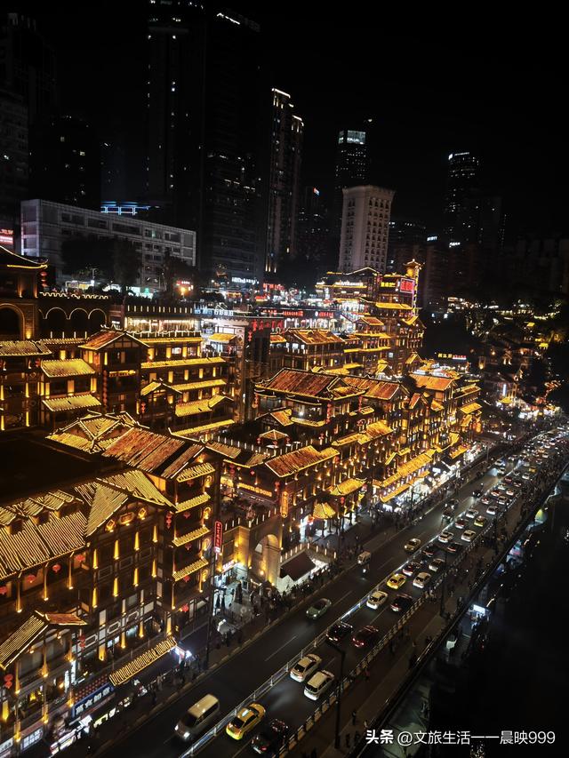 《重走长征路》特型演员在重庆受热捧