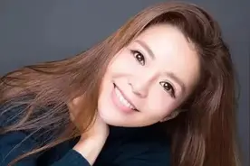 15岁的朱迅因拍摄《摇滚青年》，火遍全国。当所有人...图片