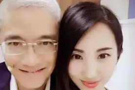 “白嫖”空姐三年，郎咸平欲联合妻子夺回财产，却被空姐反将一军图片