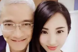 “白嫖”空姐三年，郎咸平欲联合妻子夺回财产，却被空姐反将一军图片