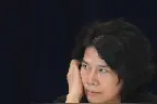 碰拳]董明珠:董明珠现场怒摔手机，我的手机质量第一图片