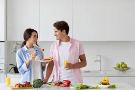 为什么中国人爱睡午觉，而欧美人从来不睡？2个原因暴...图片