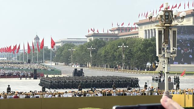 霍启刚谈观看阅兵感受