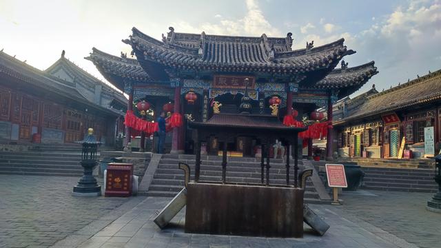 来包头的第三天，本想去看看黄河，没去成，附近转了转