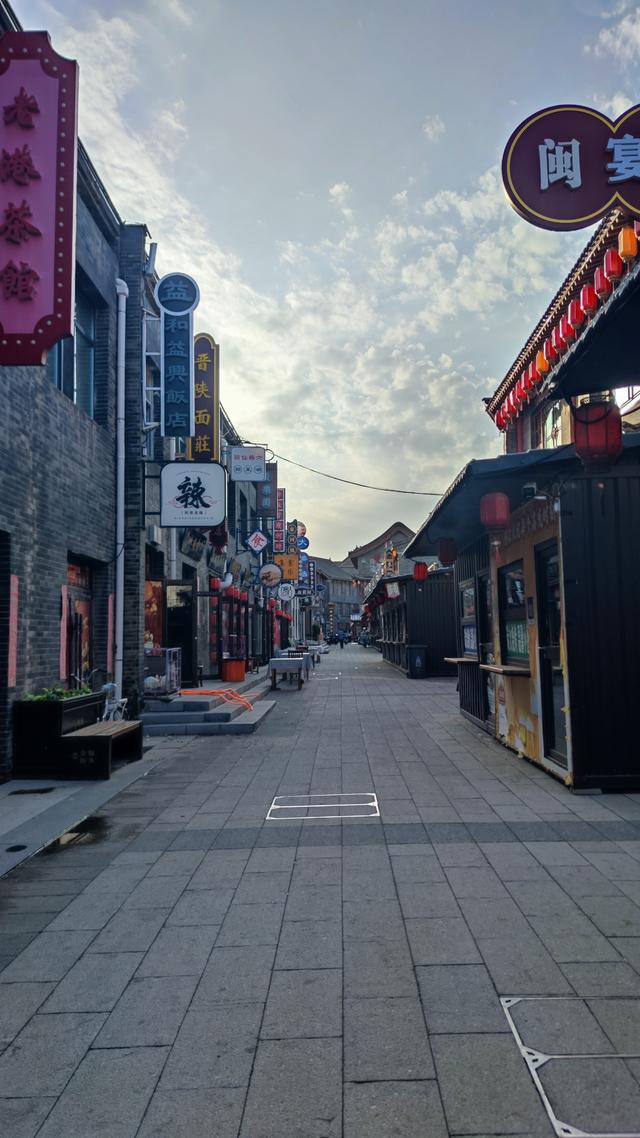 来包头的第三天，本想去看看黄河，没去成，附近转了转