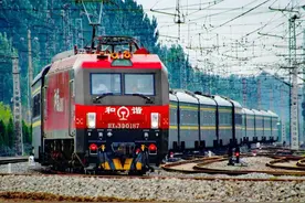 352元能乌鲁木齐直达济南？Z106次列车，全程经停23站运行38小时图片