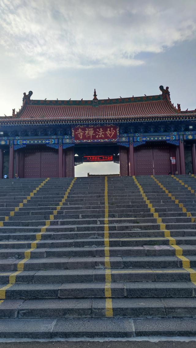 来包头的第三天，本想去看看黄河，没去成，附近转了转