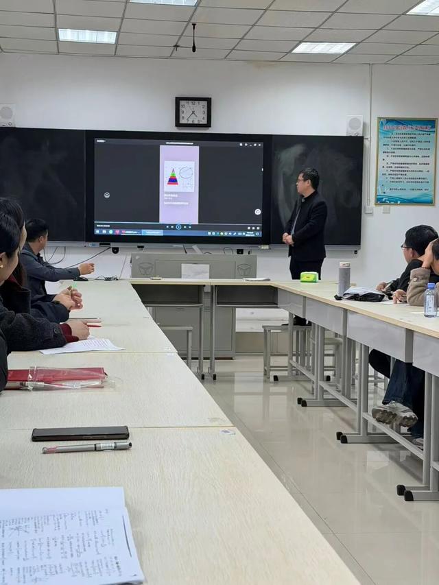 以AI破局 提质增效 高二数学组大教研解锁教学新可能