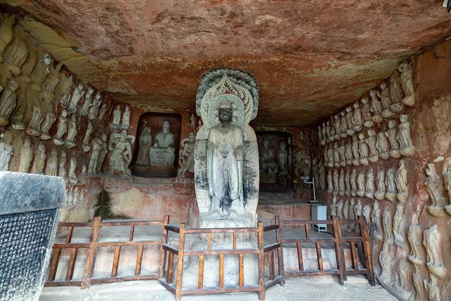 四川广元千佛崖：千年石刻艺术的蜀道明珠