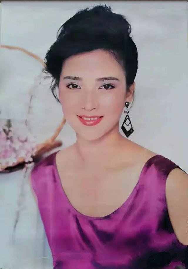 挂历欣赏（1124）——1994年银星：林青霞林凤娇宋佳何晴吴玉华