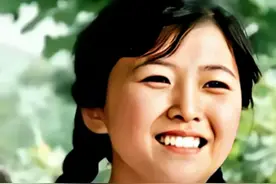 1979年，知青娶了村姑，洞房花烛夜，玉凤扯下盖头，笑着睡觉图片