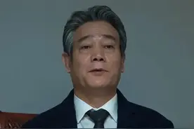 有个世家朋友，每次单位统计员工信息，有一栏是父母图片