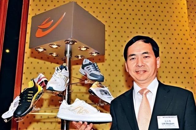 曾被吹上天，如今却跌落神坛的4个国产运动鞋，你穿过哪些？