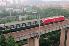 乌鲁木齐直达上海Z306次：为啥过安徽一站不停？4112千米停22站图片