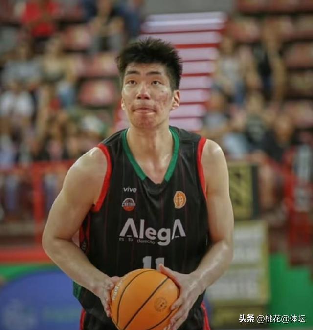 你觉得余嘉豪打球水平如何