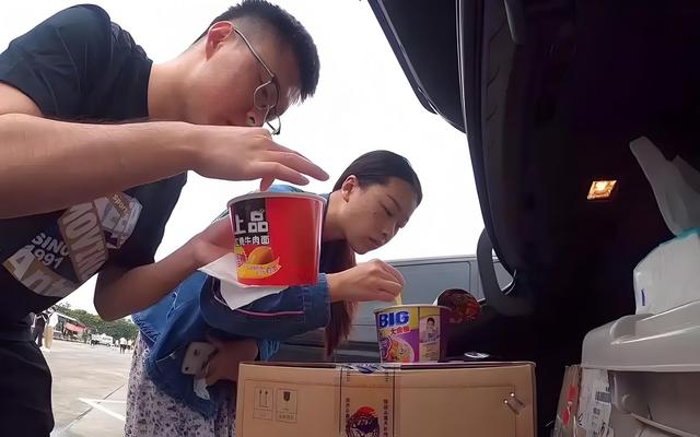 自驾出游你会选择吃泡面吗