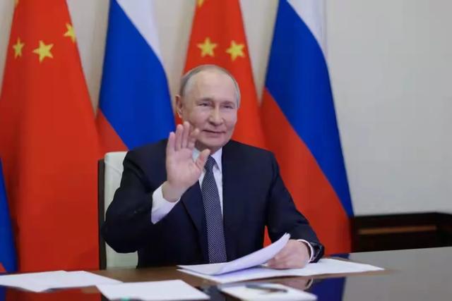 就等中国一句话！特朗普想带李在明一起访华，我国回应很迅速