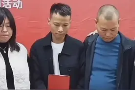 雾霾]李坤鹏带着媳妇儿回家了，这个媳妇儿不错图片