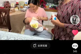 昨天是端午节，小孩子要穿五毒衣毒连体衣图片