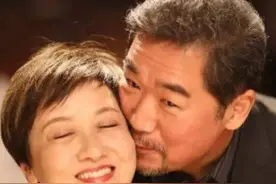 北京奥森公园一块地皮吸引了邓婕的目光，每平米价格高...图片