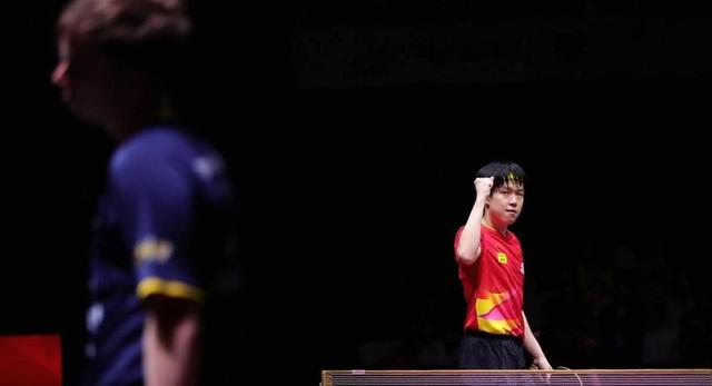 我终于明白了，王楚钦曾说不喜欢跑步，却能轻松跑完万米比赛，孙颖莎的话让我彻底理解乒乓球运动员的体能到底有多强大