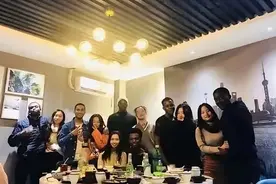 为什么？现在女生找黑种男人做男朋友的多图片