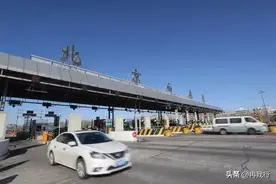 中国高速一天营收15亿，八年反而亏损6万亿，美国的...图片