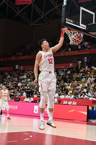 中国男篮带14人前往沙特