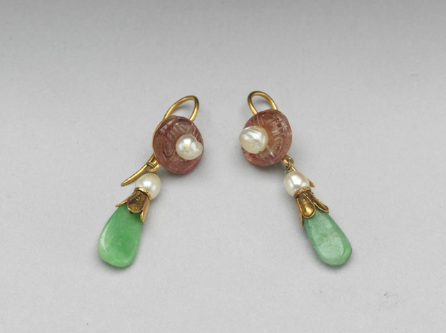 糟糕，是心动的感觉！又被故宫里的翡翠耳环种草了！