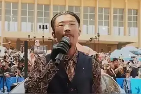 直播间刷400个华子，相当于花费120万人民币，这种现象正常吗？图片