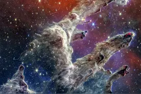 不敢相信，100亿美元太空望远镜拍下了宇宙深处一个庞然大物图片