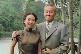 妻子刚入怀，孙立人就被吓得滚到了地上，大喊：怎么是你？图片