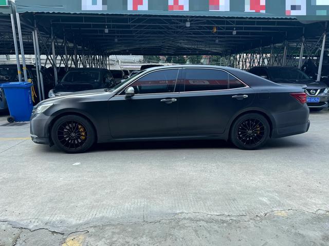 以下是关于14代皇冠的一些信息: • 历史