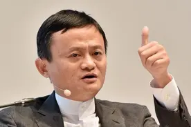 他开车冲出高速护栏身亡，妻子套现146亿，嫁给老公生前司机图片