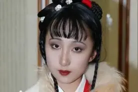 #17岁女孩酷似87版林黛玉#准备考艺术生，网友质疑翻拍？图片