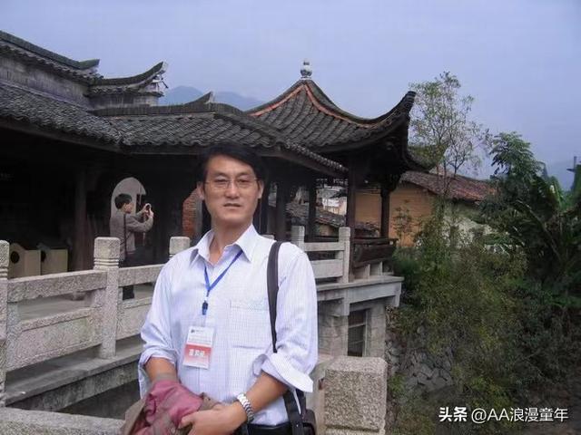 毛启国：12部手机 串起的27年亲情与人生