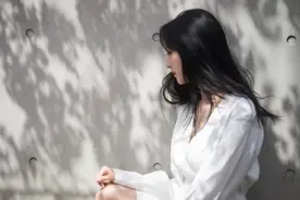 喜欢当“情人”的女人，一般有以下4个“共性”，十有...图片