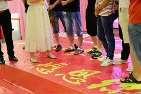 上海男子提出8条择偶条件，被女生骂惨了，说他就是打光棍的命图片