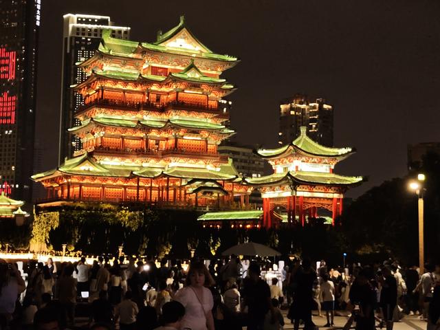 旅游住帐篷是消费降级还是理性选择