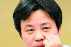 余华说：“人生这道题，怎么选都会有遗憾，所以，就把...图片