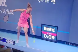 缺点明显 郑钦文的发球困境 作为一名职业网球选手图片