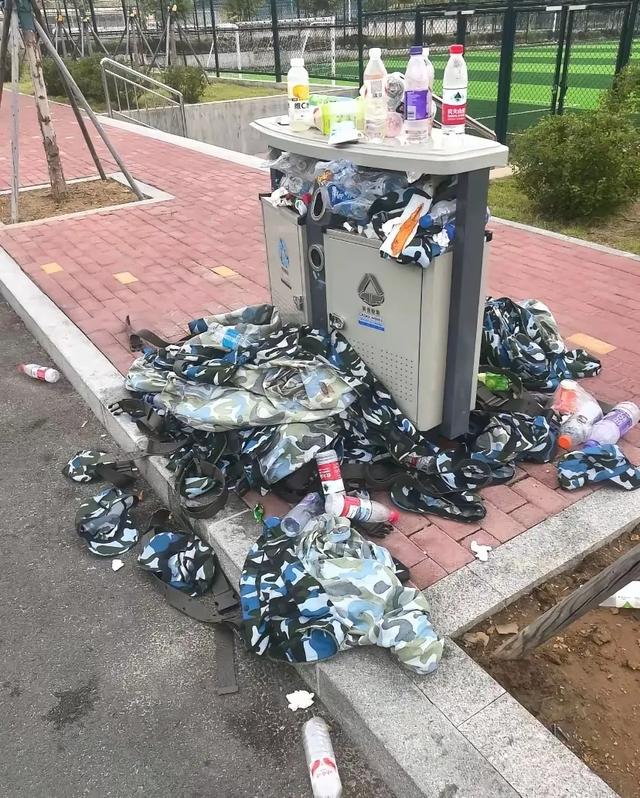 你如何看待军训服浪费现象