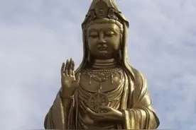 高考倒计时136天|虔诚向菩萨祈祷，为我的孩子祈福图片