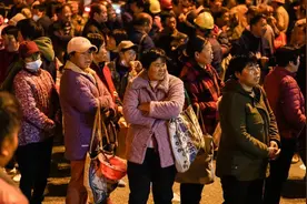 男人最大的悲哀不是穷，而是到了四五十岁，面临这4种情况图片