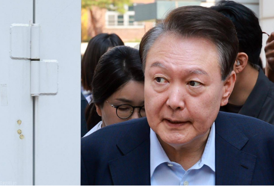 尹锡悦的“拒捕战术”藏着哪些算计