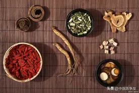 很多人明明没干啥，总是感觉到浑身疲惫，总想躺在床上图片