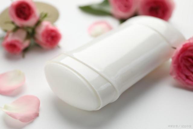 别盲目刮脸毛！可能变粗还伤肤？这些影响和技巧要知道