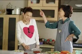 因15万彩礼钱婆婆不让儿媳进门，婆婆生病，儿媳直接...图片